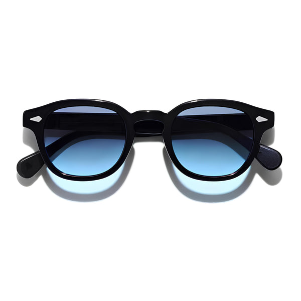 Regarde Black and Blue